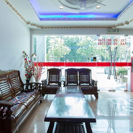 Oyo 44088谷景酒店 卢穆特 外观 照片